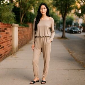 Express Women's 2-piece top and pant Tan set size Medium